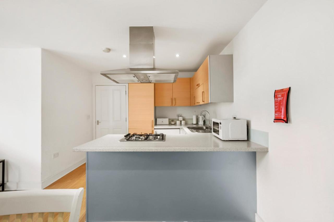 Luxnightzz - Two Bed - Close To North Station And Hospital Colchester Exterior photo